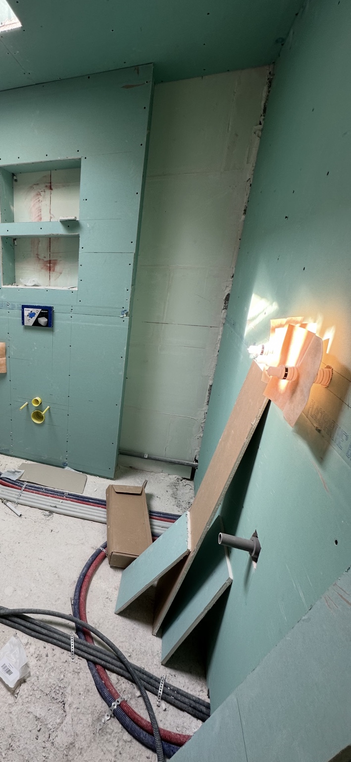 Rénovation sanitaire en cours par NGP PACA